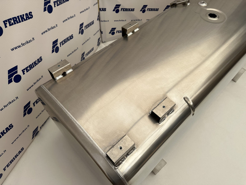 DAF New aluminum fuel tank 690L - Rezervor combustibil pentru Camion: Foto 5 DAF New aluminum fuel tank 690L - Rezervor combustibil pentru Camion: Foto 5