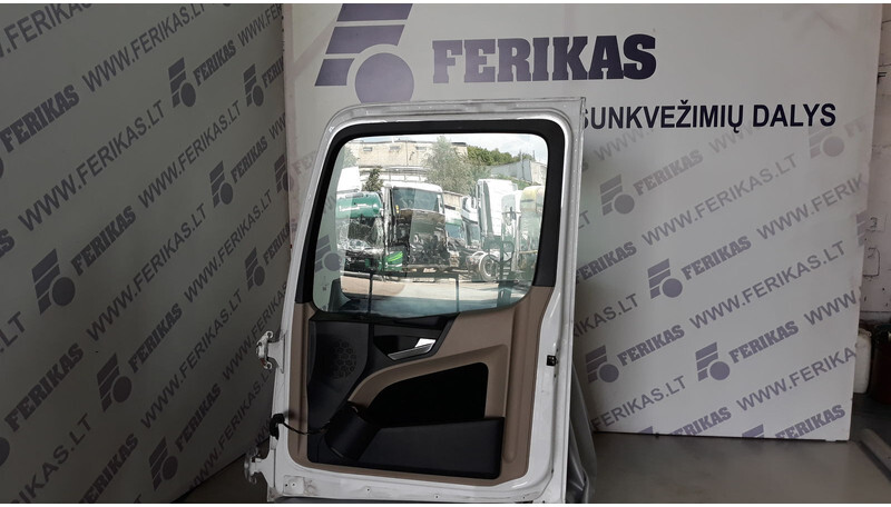 Mercedes-Benz Actros MP4 - Uşă și piese pentru Camion: Foto 3 Mercedes-Benz Actros MP4 - Uşă și piese pentru Camion: Foto 3
