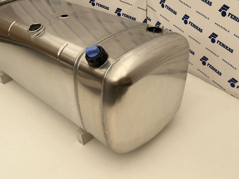 Mercedes-Benz Fuel tank 880L + 90L AdBlue - Rezervor combustibil pentru Camion: Foto 3 Mercedes-Benz Fuel tank 880L + 90L AdBlue - Rezervor combustibil pentru Camion: Foto 3