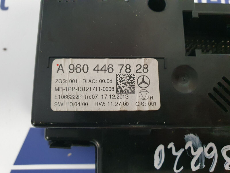Mercedes-Benz heater control unit - Calculator de bord pentru Camion: Foto 3 Mercedes-Benz heater control unit - Calculator de bord pentru Camion: Foto 3