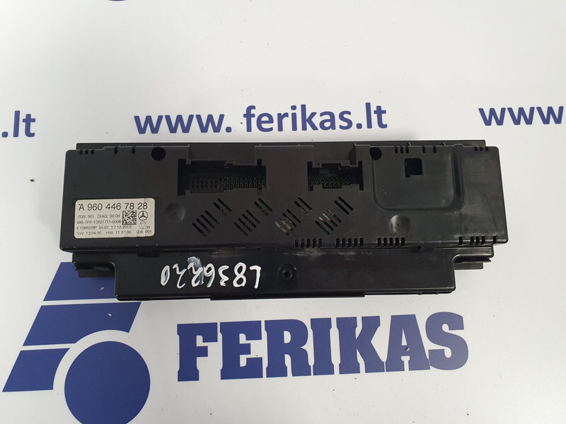 Mercedes-Benz heater control unit - Calculator de bord pentru Camion: Foto 2 Mercedes-Benz heater control unit - Calculator de bord pentru Camion: Foto 2