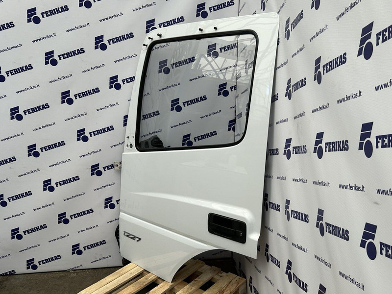 Mercedes-Benz left side doors - Uşă și piese pentru Camion: Foto 3 Mercedes-Benz left side doors - Uşă și piese pentru Camion: Foto 3