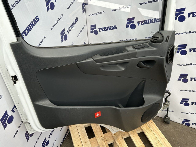 Mercedes-Benz left side doors - Uşă și piese pentru Camion: Foto 5 Mercedes-Benz left side doors - Uşă și piese pentru Camion: Foto 5