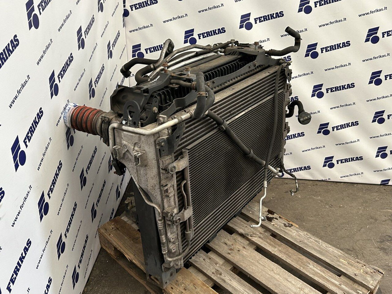 Mercedes-Benz radiators set - Radiator pentru Camion: Foto 2 Mercedes-Benz radiators set - Radiator pentru Camion: Foto 2