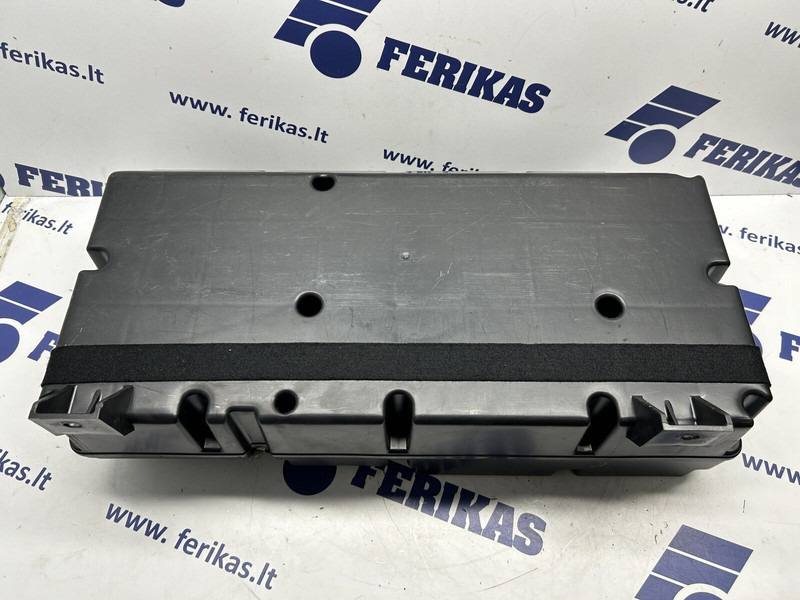 Mercedes-Benz subwoofer, speaker 24V - Cabină și interior pentru Camion: Foto 3 Mercedes-Benz subwoofer, speaker 24V - Cabină și interior pentru Camion: Foto 3