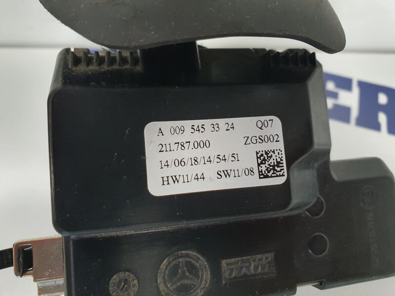Mercedes-Benz wiper, turn switch stalk - Releu pentru Camion: Foto 3 Mercedes-Benz wiper, turn switch stalk - Releu pentru Camion: Foto 3