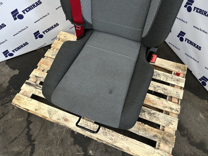 Renault passenger seat - Scaun pentru Camion: Foto 4 Renault passenger seat - Scaun pentru Camion: Foto 4