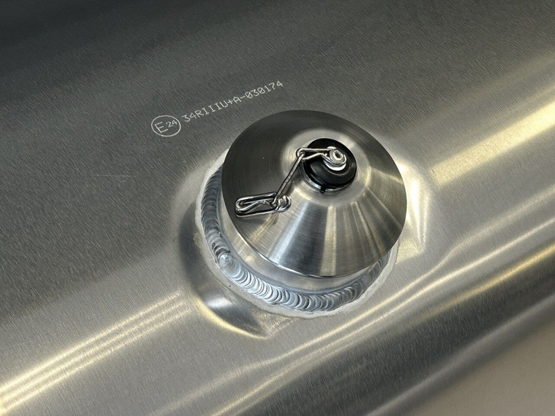 Scania Fuel tank anti-theft protection, 80mm - Sistem de alimentare combustibil pentru Camion: Foto 5 Scania Fuel tank anti-theft protection, 80mm - Sistem de alimentare combustibil pentru Camion: Foto 5