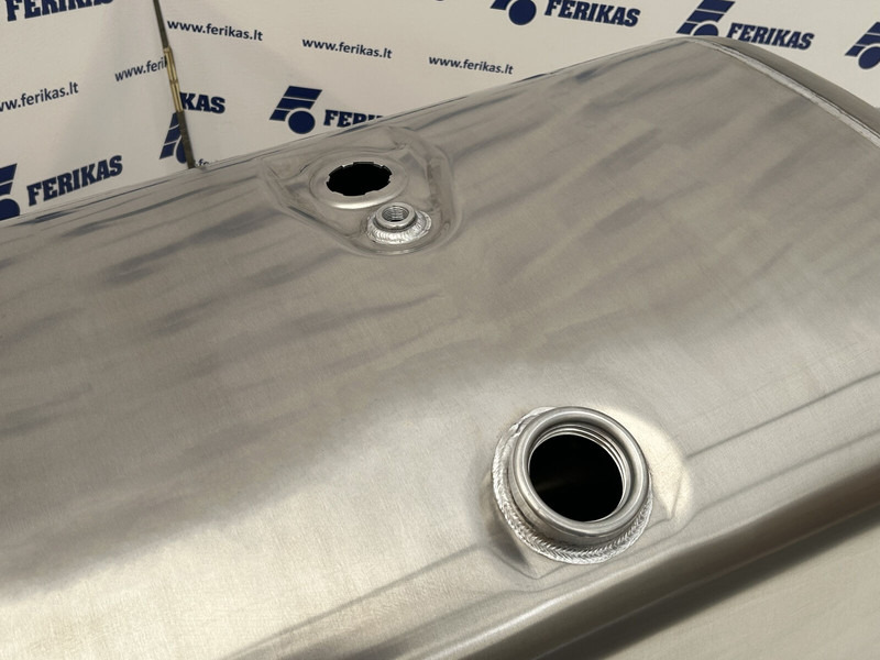 Scania New aluminum fuel tank 395L - Rezervor combustibil pentru Camion: Foto 4 Scania New aluminum fuel tank 395L - Rezervor combustibil pentru Camion: Foto 4