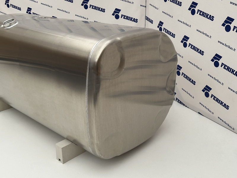 Scania New aluminum fuel tank 550L - Rezervor combustibil pentru Camion: Foto 2 Scania New aluminum fuel tank 550L - Rezervor combustibil pentru Camion: Foto 2