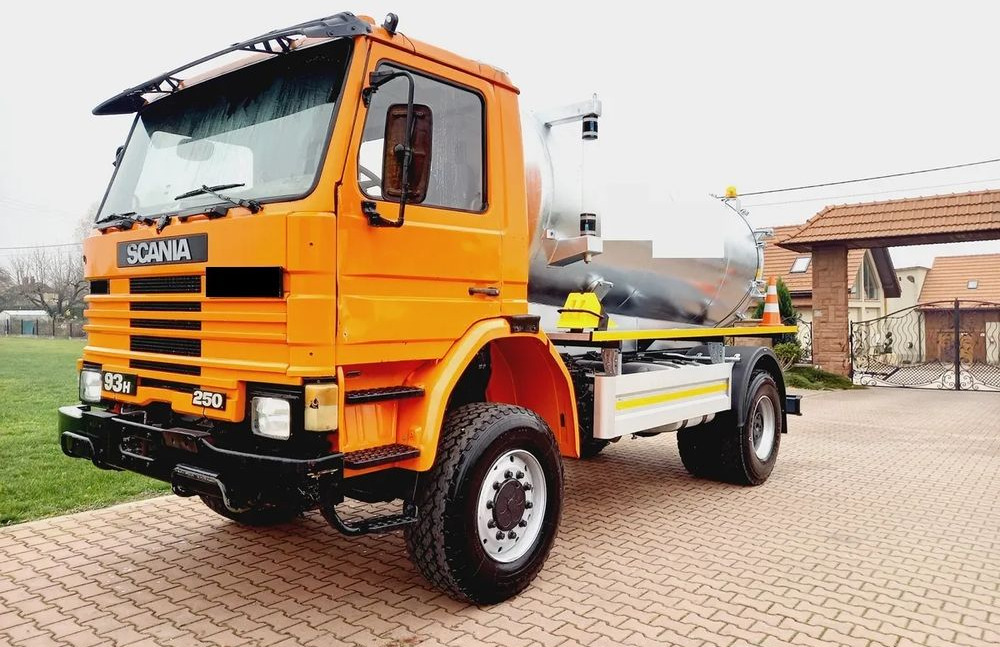 Scania 93 H 4X4 ALLROAD 4 WD - Camion cisternă: Foto 1 Scania 93 H 4X4 ALLROAD 4 WD - Camion cisternă: Foto 1