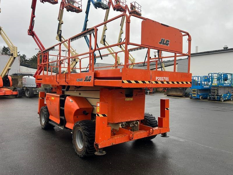 JLG 4394 RT diesel 4x4 15m (1747) - Platforma foarfeca: Foto 5 JLG 4394 RT diesel 4x4 15m (1747) - Platforma foarfeca: Foto 5