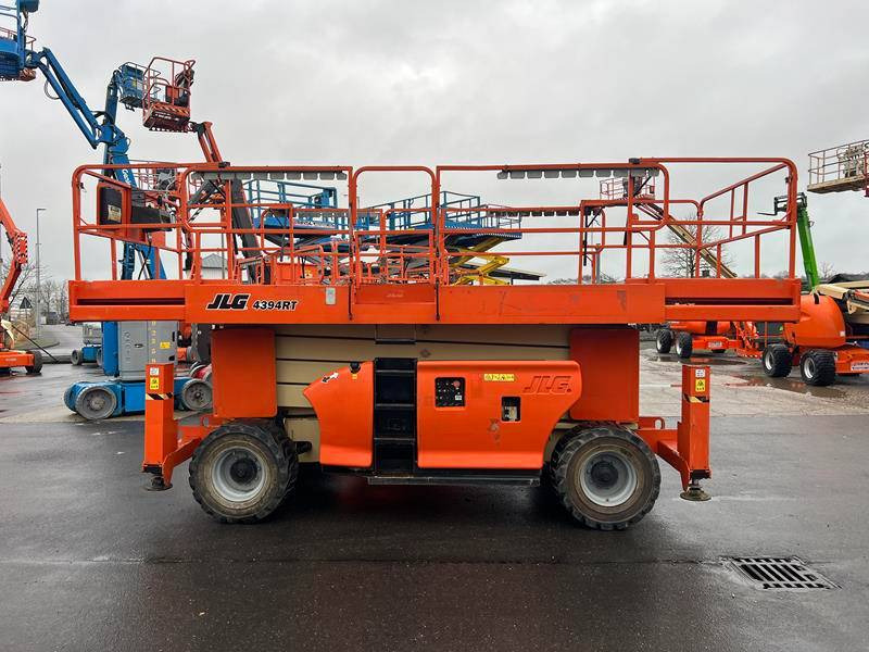 JLG 4394 RT diesel 4x4 15m (1747) - Platforma foarfeca: Foto 2 JLG 4394 RT diesel 4x4 15m (1747) - Platforma foarfeca: Foto 2