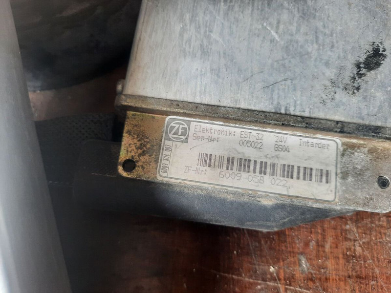 Bosch Bader 0504.1.A00 EST-32 - Calculator de bord: Foto 2 Bosch Bader 0504.1.A00 EST-32 - Calculator de bord: Foto 2