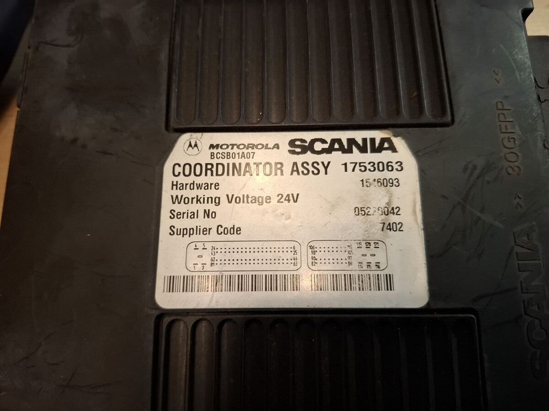 Cummins P 5317106 CM2350 ECM PCM - Calculator de bord: Foto 4 Cummins P 5317106 CM2350 ECM PCM - Calculator de bord: Foto 4
