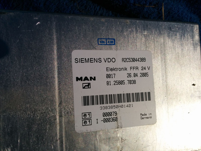 MAN VDO A2C53044389 . 81.25805.7038 .412.413.1.2. - Calculator de bord: Foto 1 MAN VDO A2C53044389 . 81.25805.7038 .412.413.1.2. - Calculator de bord: Foto 1