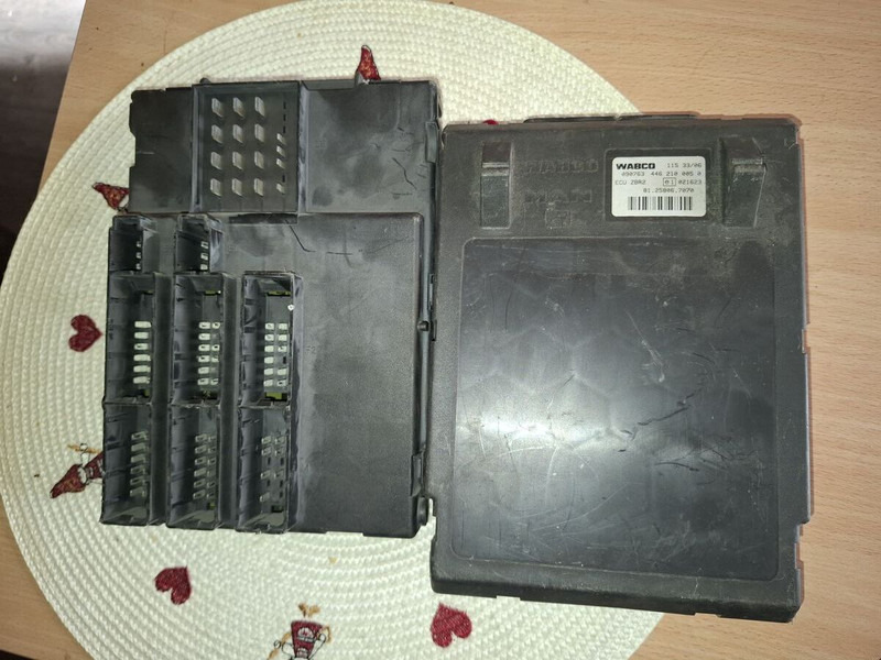 MAN WABCO ECU ZBR2 / 81.25806.7096. - Calculator de bord: Foto 1 MAN WABCO ECU ZBR2 / 81.25806.7096. - Calculator de bord: Foto 1