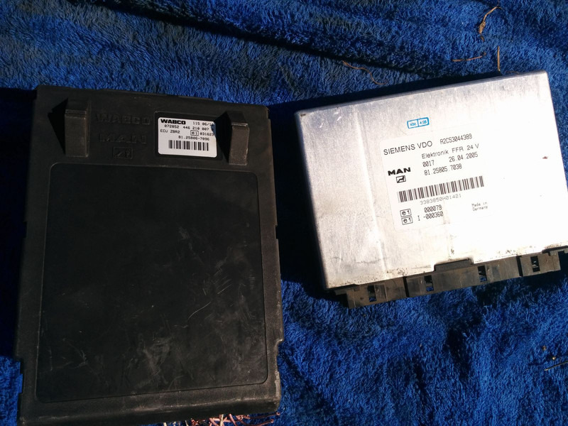 MAN WABCO ECU ZBR2 / 81.25806.7096. - Calculator de bord: Foto 5 MAN WABCO ECU ZBR2 / 81.25806.7096. - Calculator de bord: Foto 5