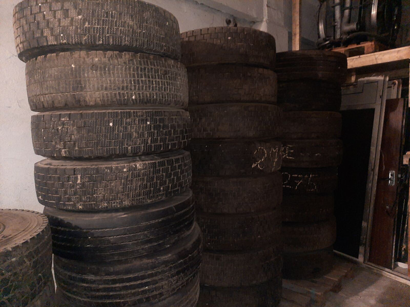 Michelin 295*80R22.5 255*70 \ 275*70* 265\70R19.5 - Anvelopă pentru Camion: Foto 3 Michelin 295*80R22.5 255*70 \ 275*70* 265\70R19.5 - Anvelopă pentru Camion: Foto 3