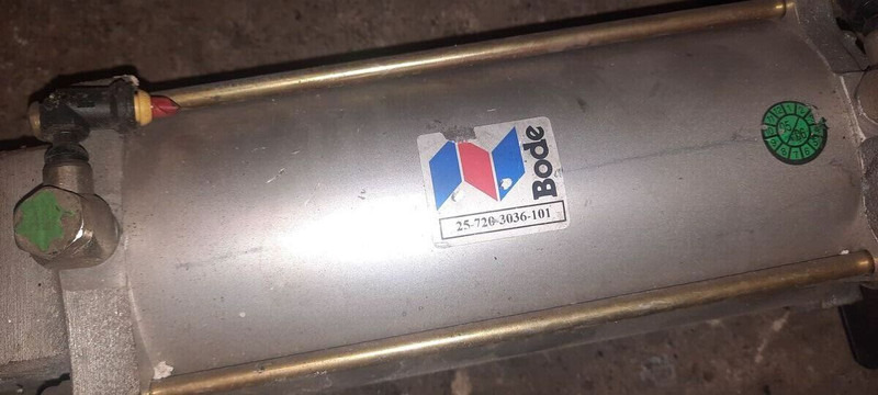 Scania механизм закрытия дверей - Uşă și piese: Foto 1 Scania механизм закрытия дверей - Uşă și piese: Foto 1