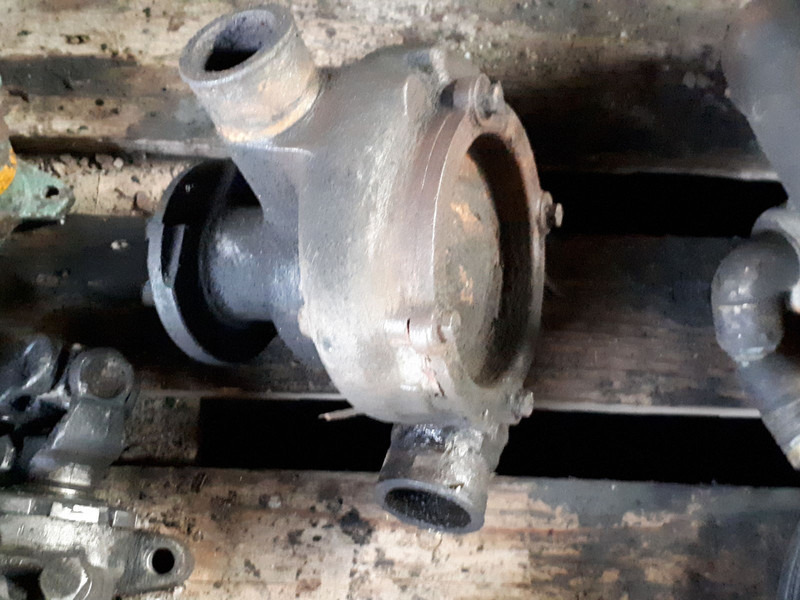 Volvo 4572010401. A4962010231 - Pompă de lichid de răcire: Foto 2 Volvo 4572010401. A4962010231 - Pompă de lichid de răcire: Foto 2