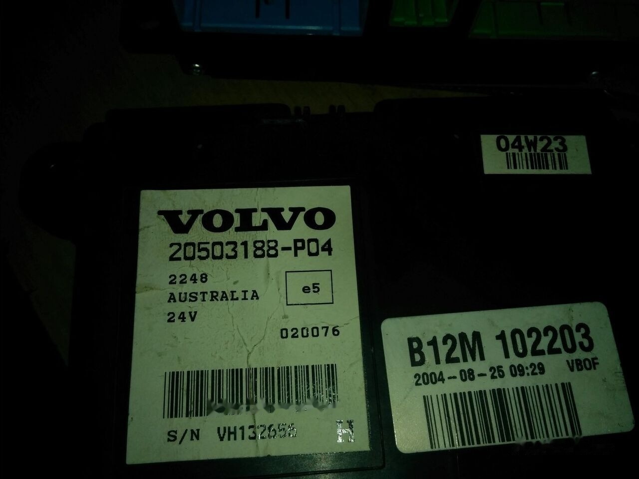 Volvo 70329277 / 70395975-P01 / 70361720-P01 / 70322237-P02 Volvo B12 - Calculator de bord pentru Autobuz: Foto 4 Volvo 70329277 / 70395975-P01 / 70361720-P01 / 70322237-P02 Volvo B12 - Calculator de bord pentru Autobuz: Foto 4