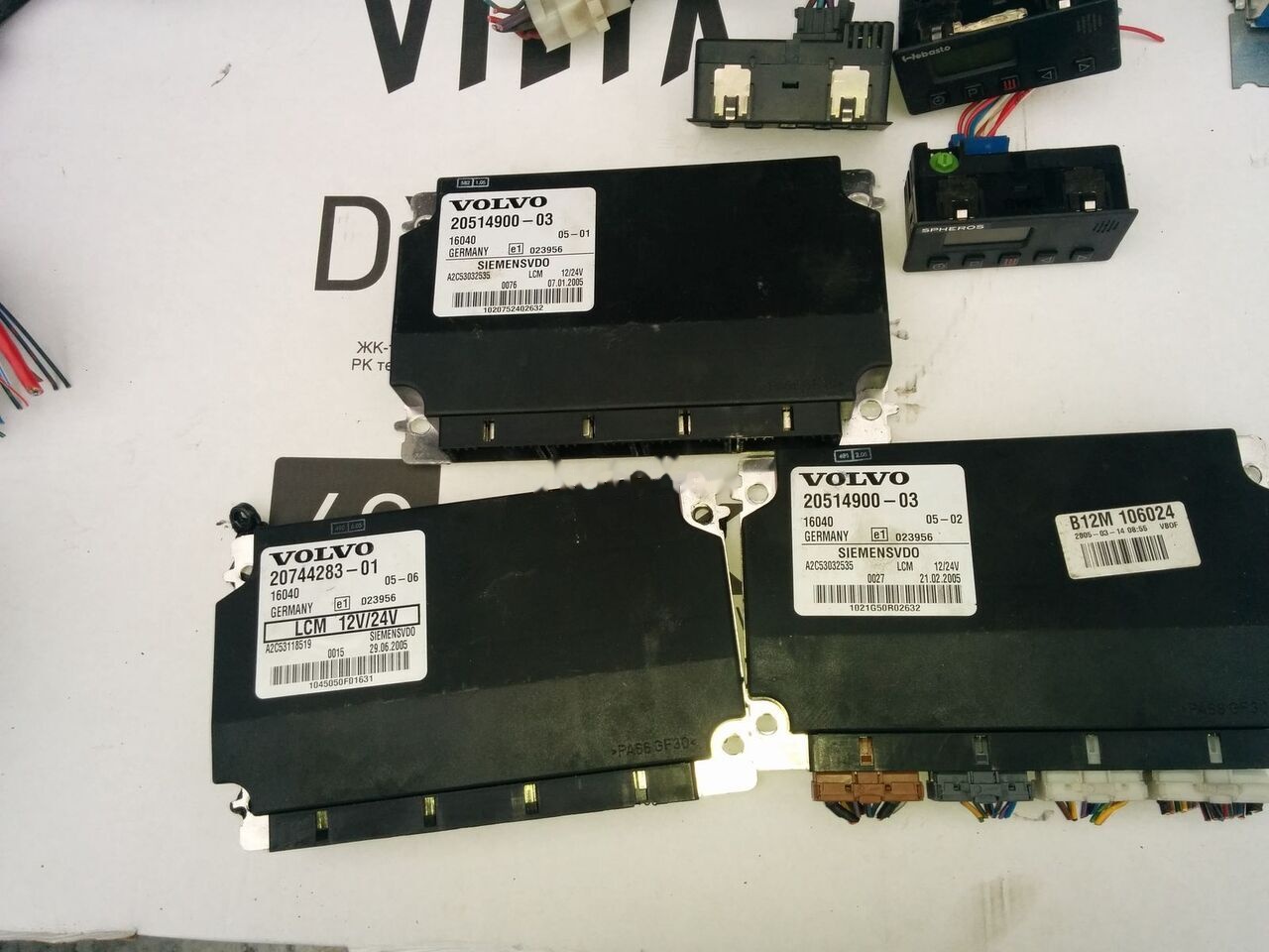 Volvo Siemts VDO 20514900-03 20569213-P03. 20744283-01. 20865208-02. Volvo B12 - Calculator de bord pentru Autobuz: Foto 3 Volvo Siemts VDO 20514900-03 20569213-P03. 20744283-01. 20865208-02. Volvo B12 - Calculator de bord pentru Autobuz: Foto 3