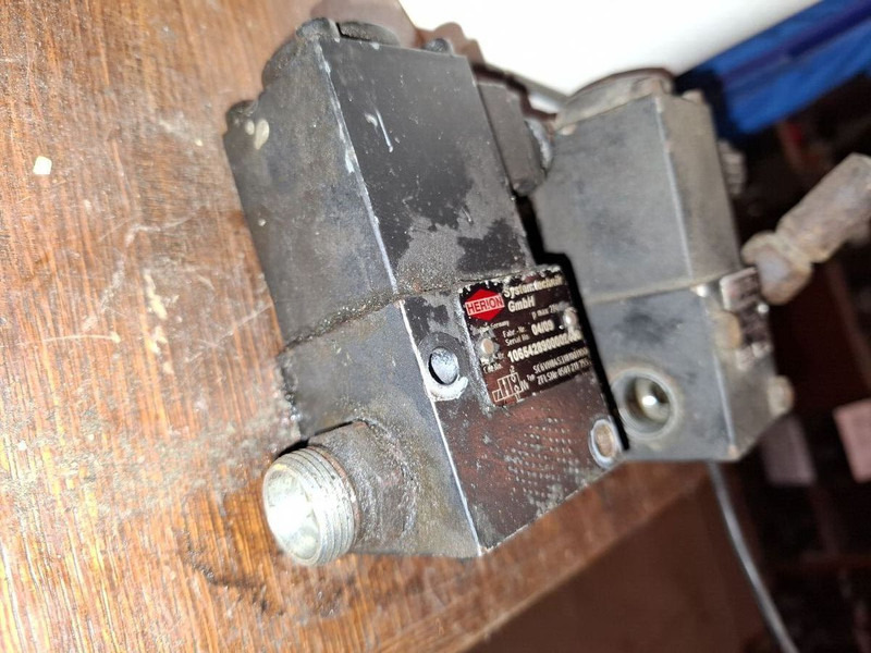 Volvo ZFLS / Herion - Cilindru hidraulic: Foto 2 Volvo ZFLS / Herion - Cilindru hidraulic: Foto 2