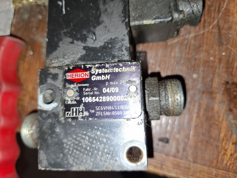 Volvo ZFLS / Herion - Cilindru hidraulic: Foto 1 Volvo ZFLS / Herion - Cilindru hidraulic: Foto 1