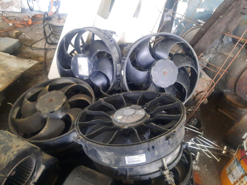 Volvo масляный мотор вентилятора SAUER DANFOSS C19.2L00888\174 - Ventilator: Foto 1 Volvo масляный мотор вентилятора SAUER DANFOSS C19.2L00888\174 - Ventilator: Foto 1