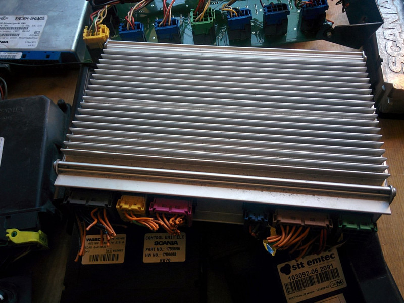 Wabco 1784017. 900226R11. 1759396. 75228-C3B . 176955 - Calculator de bord: Foto 4 Wabco 1784017. 900226R11. 1759396. 75228-C3B . 176955 - Calculator de bord: Foto 4