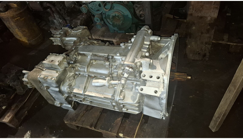 ZF GO210-6. S6 85+GV80/ S6 90 + GV90 - Cutie de viteze: Foto 1 ZF GO210-6. S6 85+GV80/ S6 90 + GV90 - Cutie de viteze: Foto 1