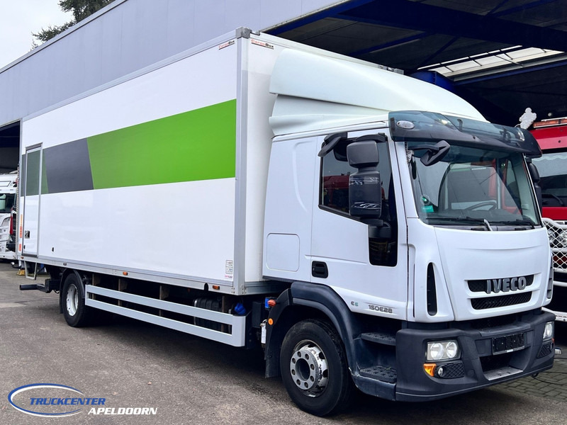Iveco Eurocargo 150E28 175.650 km, AC, 2000 kg lift, 6 Cylinder - Camion furgon: Foto 1 Iveco Eurocargo 150E28 175.650 km, AC, 2000 kg lift, 6 Cylinder - Camion furgon: Foto 1