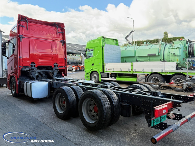 Scania R650 V8 NGS 6x2, 435 cm Wielbasis, Retarder - Camion şasiu: Foto 4 Scania R650 V8 NGS 6x2, 435 cm Wielbasis, Retarder - Camion şasiu: Foto 4