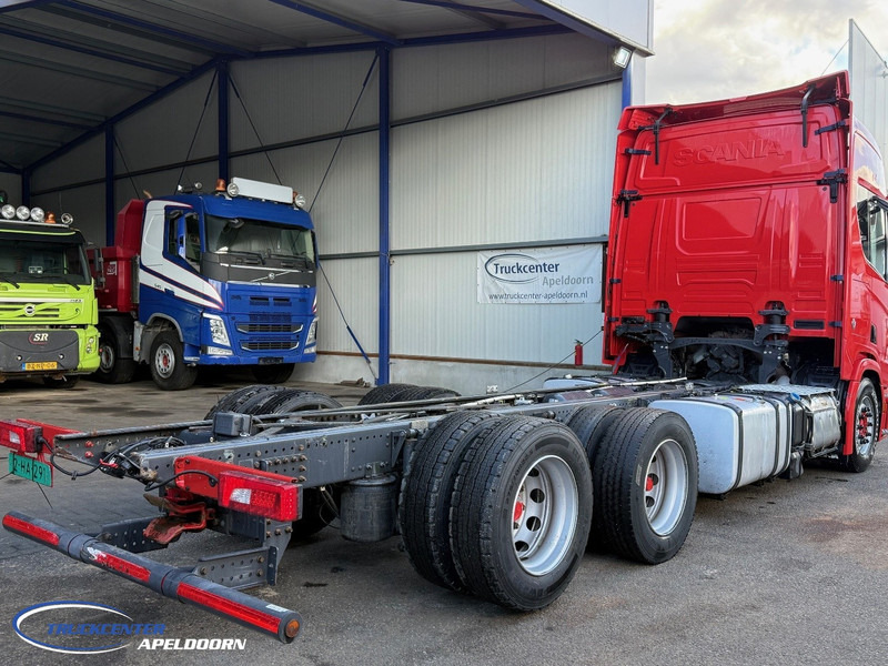 Scania R650 V8 NGS 6x2, 435 cm Wielbasis, Retarder - Camion şasiu: Foto 2 Scania R650 V8 NGS 6x2, 435 cm Wielbasis, Retarder - Camion şasiu: Foto 2
