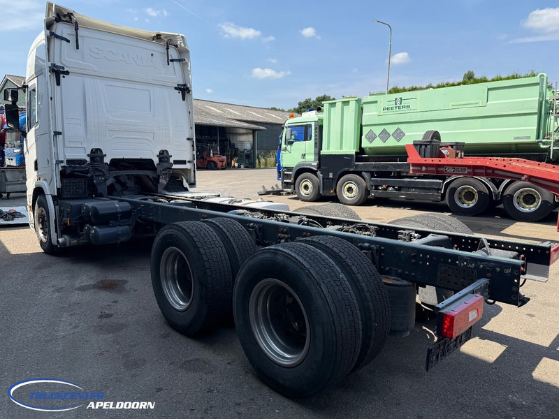 Scania R650 V8 NGS 6x4, Standclima, Retarder, PTO - Camion şasiu: Foto 4 Scania R650 V8 NGS 6x4, Standclima, Retarder, PTO - Camion şasiu: Foto 4