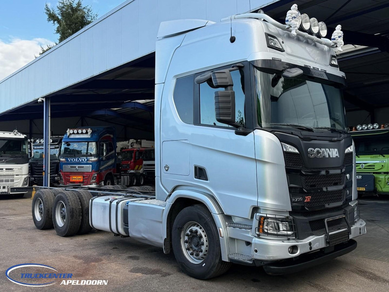 Scania R730 XT NGS V8 6x4 Naafreductie, Retarder, PTO - Camion şasiu: Foto 1 Scania R730 XT NGS V8 6x4 Naafreductie, Retarder, PTO - Camion şasiu: Foto 1