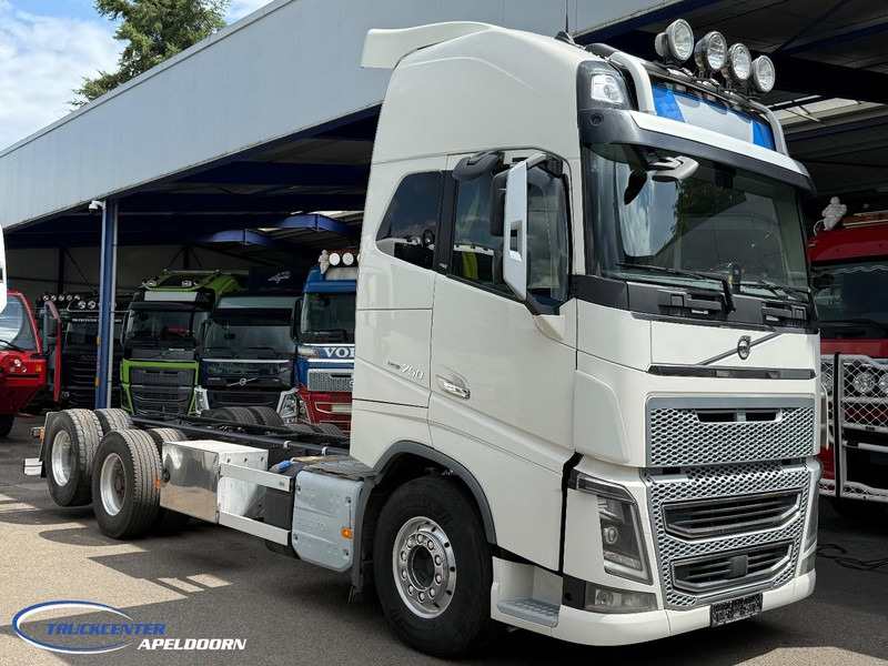 Volvo FH 750 Globetrotter XL, Retarder, 460 WB, Reduction axle, Pto - Camion şasiu: Foto 1 Volvo FH 750 Globetrotter XL, Retarder, 460 WB, Reduction axle, Pto - Camion şasiu: Foto 1