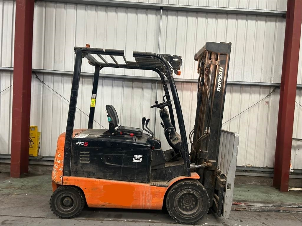 Doosan B25X-5 - Electrostivuitor: Foto 5 Doosan B25X-5 - Electrostivuitor: Foto 5