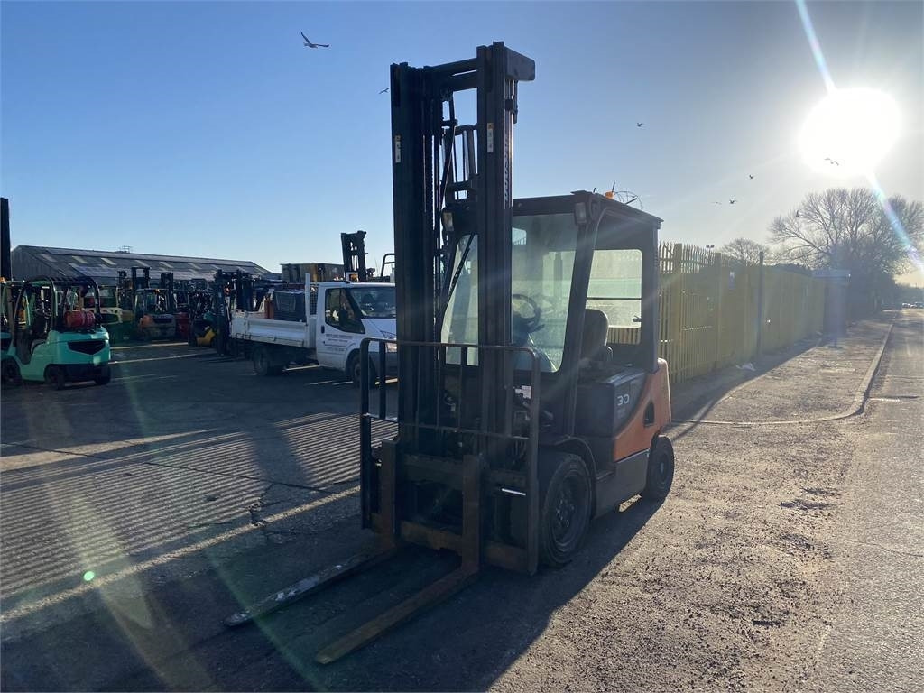 Doosan D30S-5 - Stivuitor diesel: Foto 2 Doosan D30S-5 - Stivuitor diesel: Foto 2