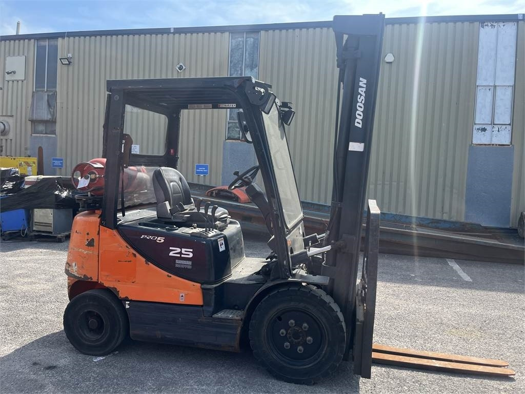 Doosan G25E-5 - Stivuitor GPL: Foto 2 Doosan G25E-5 - Stivuitor GPL: Foto 2
