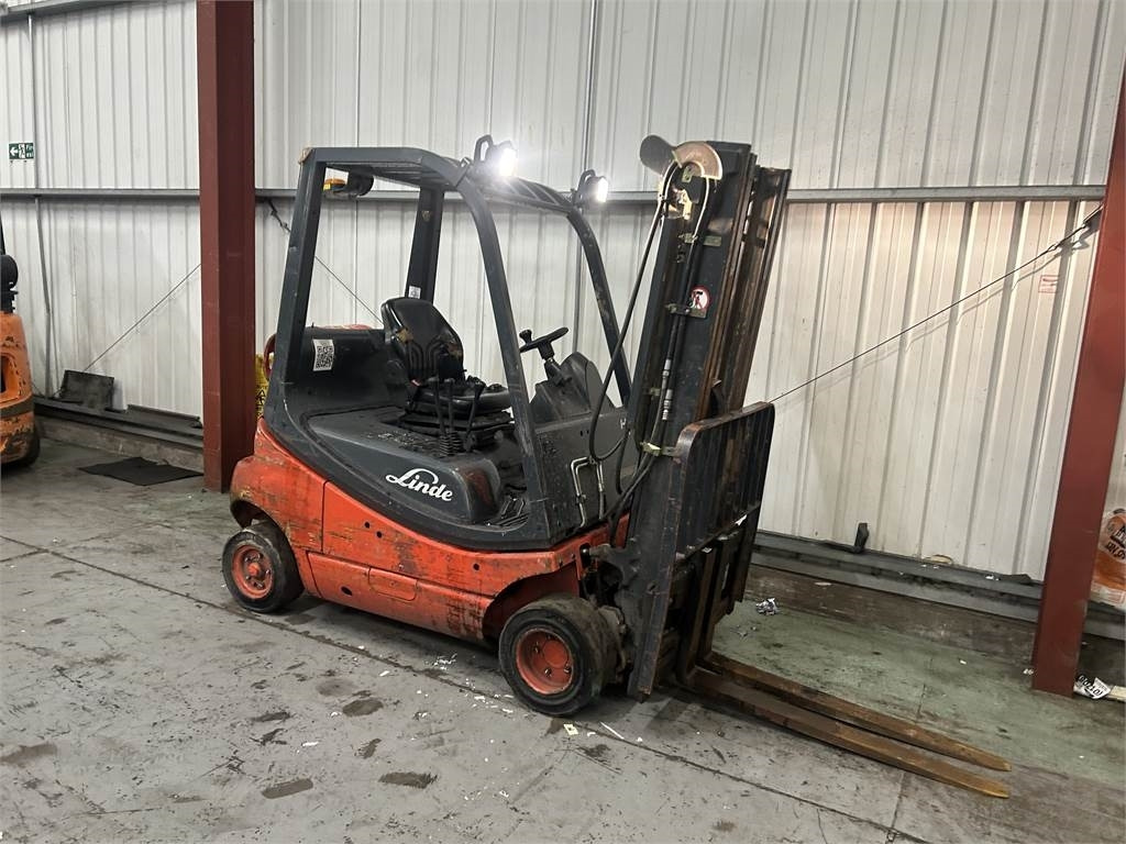 Linde H20T-03 - Stivuitor GPL: Foto 4 Linde H20T-03 - Stivuitor GPL: Foto 4