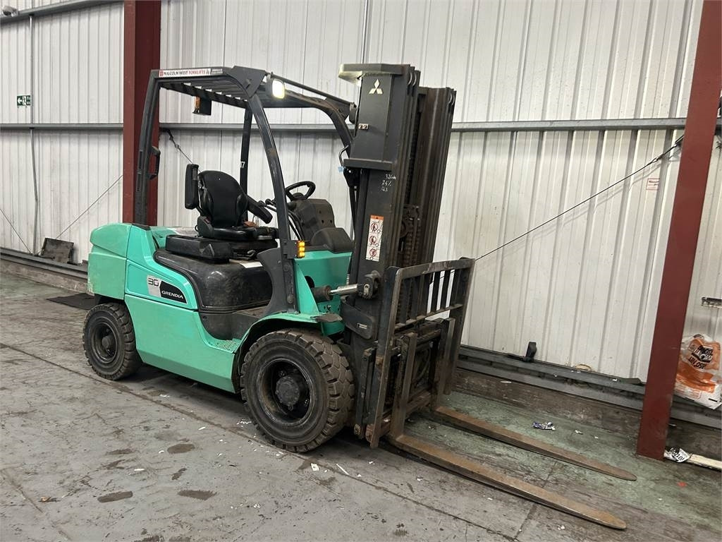 Mitsubishi FD30NT - Stivuitor diesel: Foto 4 Mitsubishi FD30NT - Stivuitor diesel: Foto 4