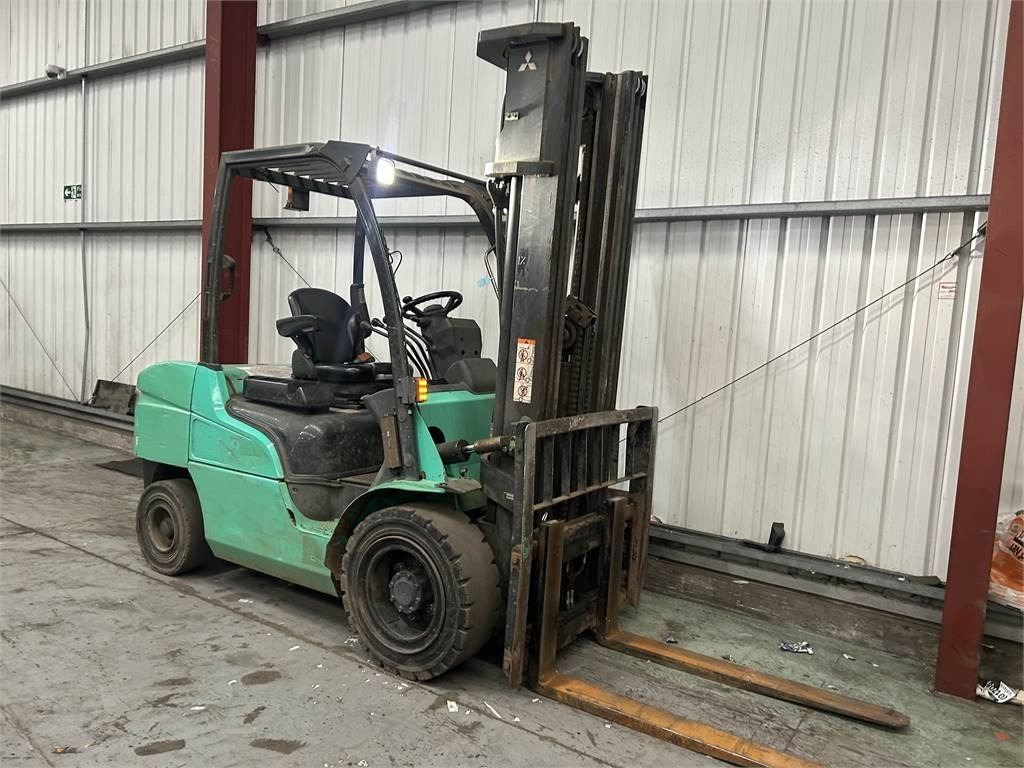 Mitsubishi FD35NT - Stivuitor diesel: Foto 4 Mitsubishi FD35NT - Stivuitor diesel: Foto 4