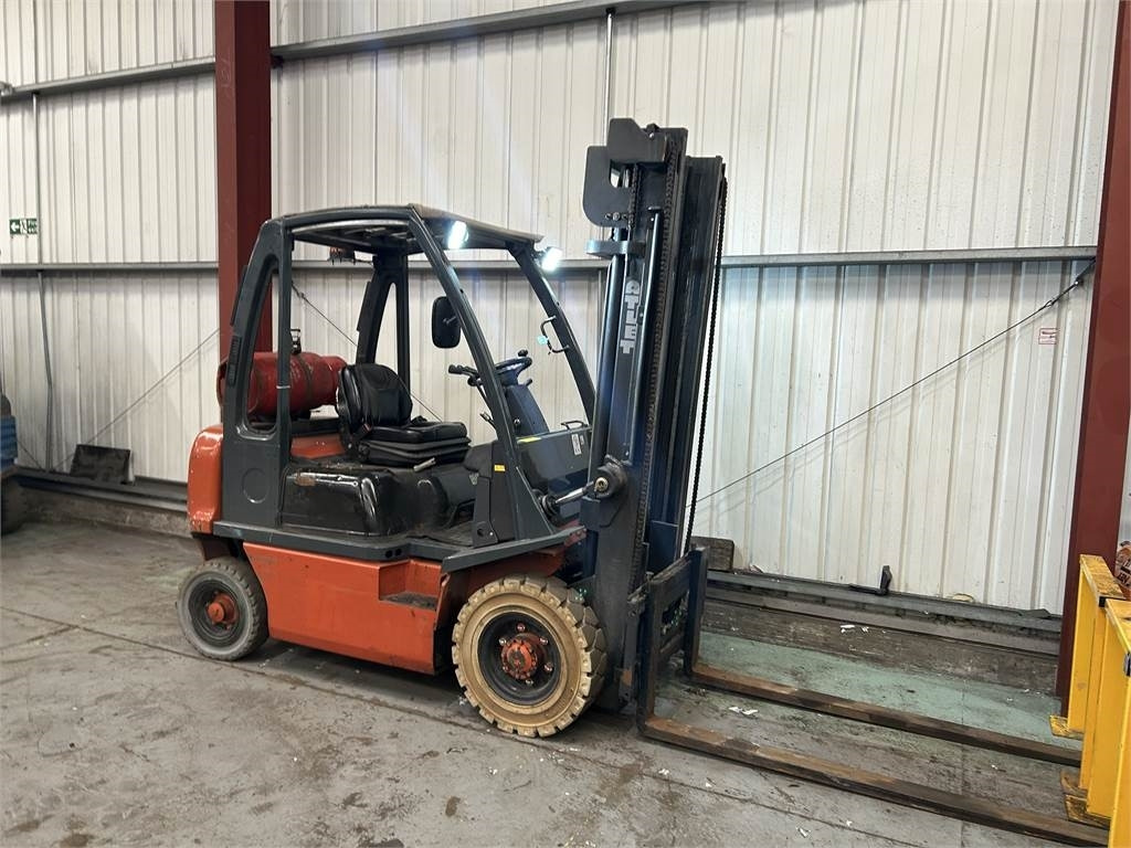 Nissan UD02A20PQ - Stivuitor GPL: Foto 4 Nissan UD02A20PQ - Stivuitor GPL: Foto 4