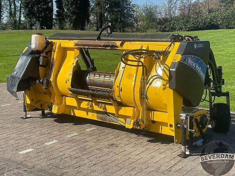 New Holland 273 pick up - Utilaje pentru combină agricola: Foto 4 New Holland 273 pick up - Utilaje pentru combină agricola: Foto 4