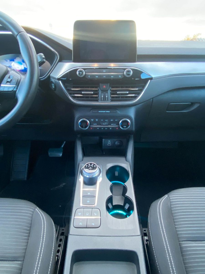 Ford Kuga Titanium 4X4 AWD - SUV: Foto 5 Ford Kuga Titanium 4X4 AWD - SUV: Foto 5