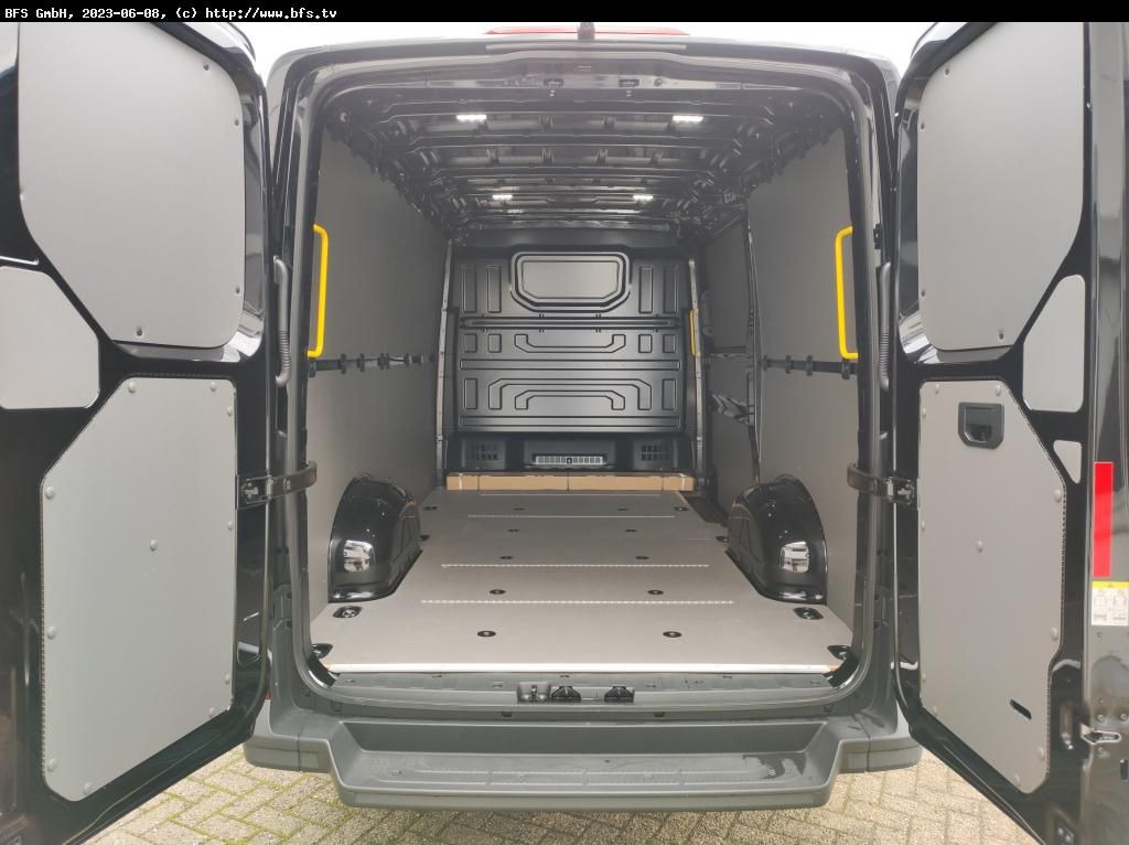 MAN TGE 3.140 4x2 SB Kastenwagen mit DSG und Dachre - Dubă: Foto 3 MAN TGE 3.140 4x2 SB Kastenwagen mit DSG und Dachre - Dubă: Foto 3