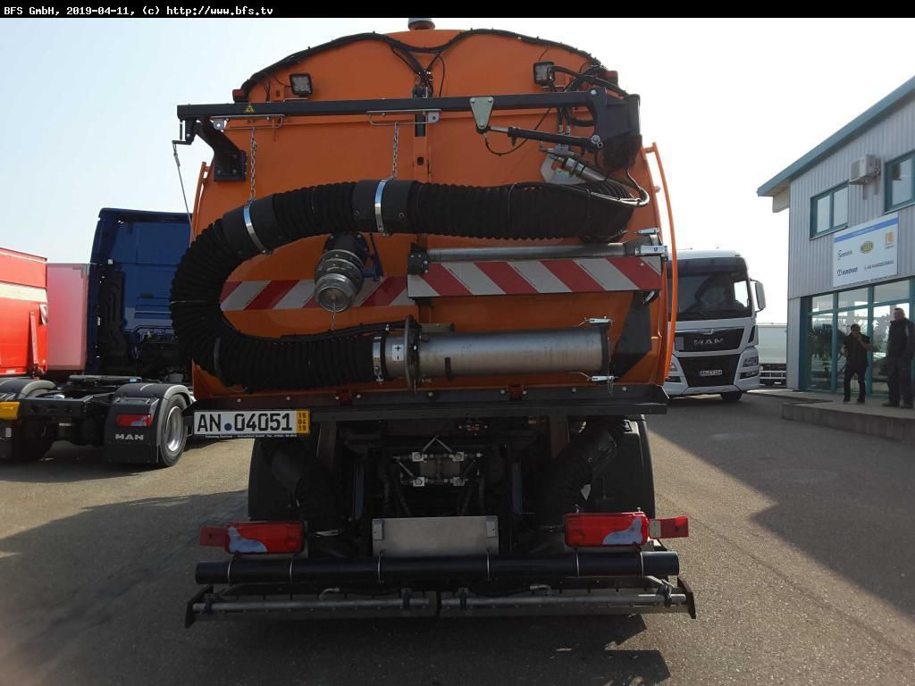 MAN TGS 18.360 4X2 LL Bucher OF 8000 RS beids. WK HD - Măturătoare stradală: Foto 3 MAN TGS 18.360 4X2 LL Bucher OF 8000 RS beids. WK HD - Măturătoare stradală: Foto 3