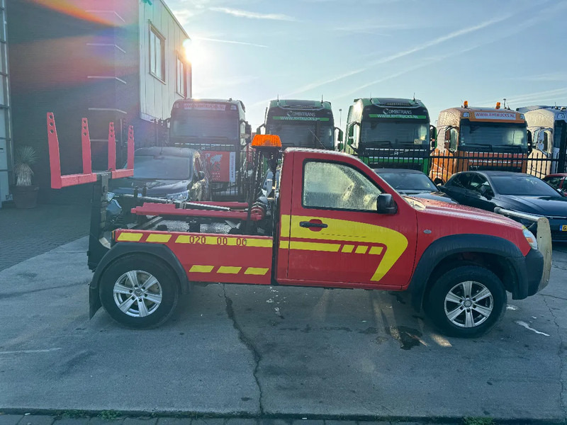 Mazda BT-50 4X4 + TOW TRUCK + DOUBLE WINCH + REMOTE - Autoutilitară: Foto 4 Mazda BT-50 4X4 + TOW TRUCK + DOUBLE WINCH + REMOTE - Autoutilitară: Foto 4